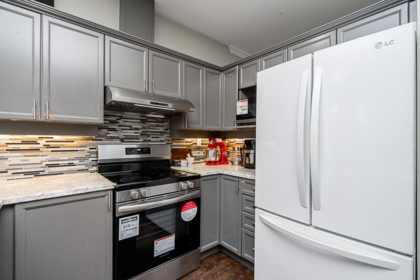 Kitchen Island Photo of 1 14877 58 Avenue, Surrey, BC