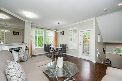 Kitchen Photo of 1 14877 58 Avenue, Surrey, BC