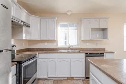 Breakfast Nook Photo of 34732 7 Avenue, Abbotsford, BC