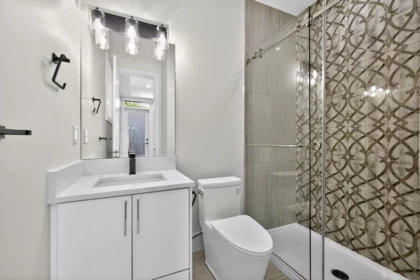 Basement Recreation Room Photo of 17126 1 Avenue, Surrey, BC