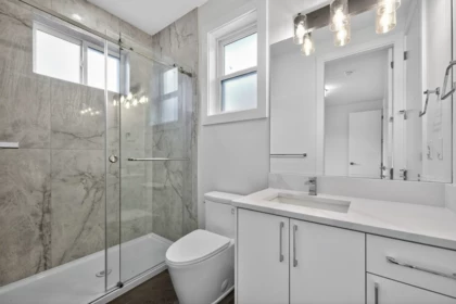 Entry Foyer Photo of 17126 1 Avenue, Surrey, BC