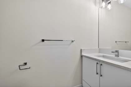 Hallway Photo of 17126 1 Avenue, Surrey, BC