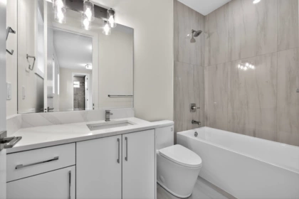 Mudroom Photo of 17126 1 Avenue, Surrey, BC