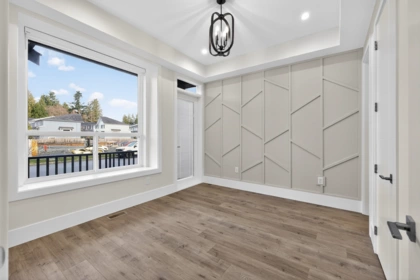 Walk-In Closet Photo of 17126 1 Avenue, Surrey, BC