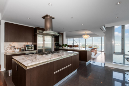 Kitchen Island Photo of 1902 1169 W Cordova Street, Vancouver, BC