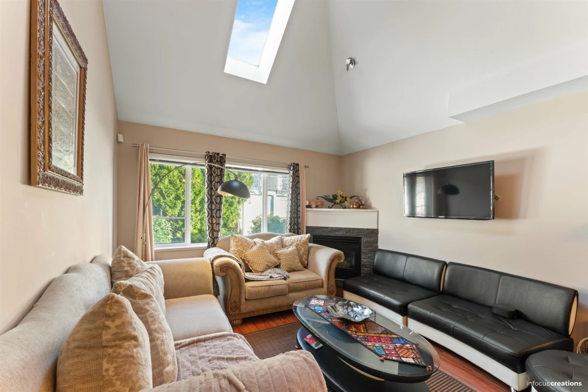 Dining Area Photo of 48 13918 58 Avenue, Surrey, BC