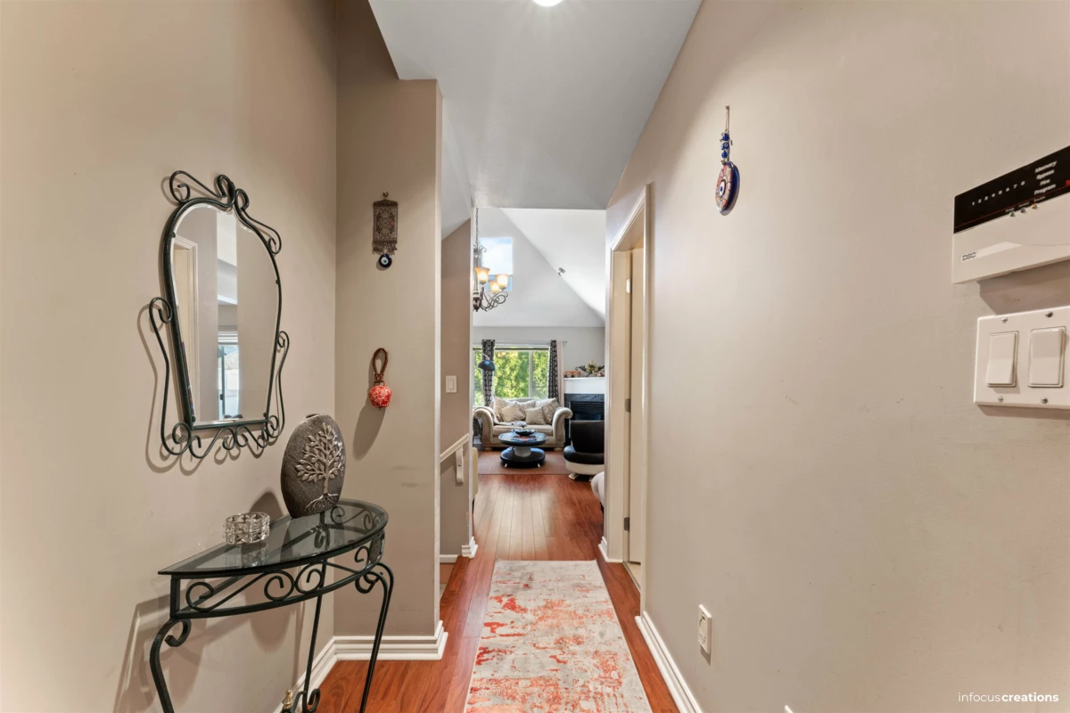 Kitchen Photo of 48 13918 58 Avenue, Surrey, BC
