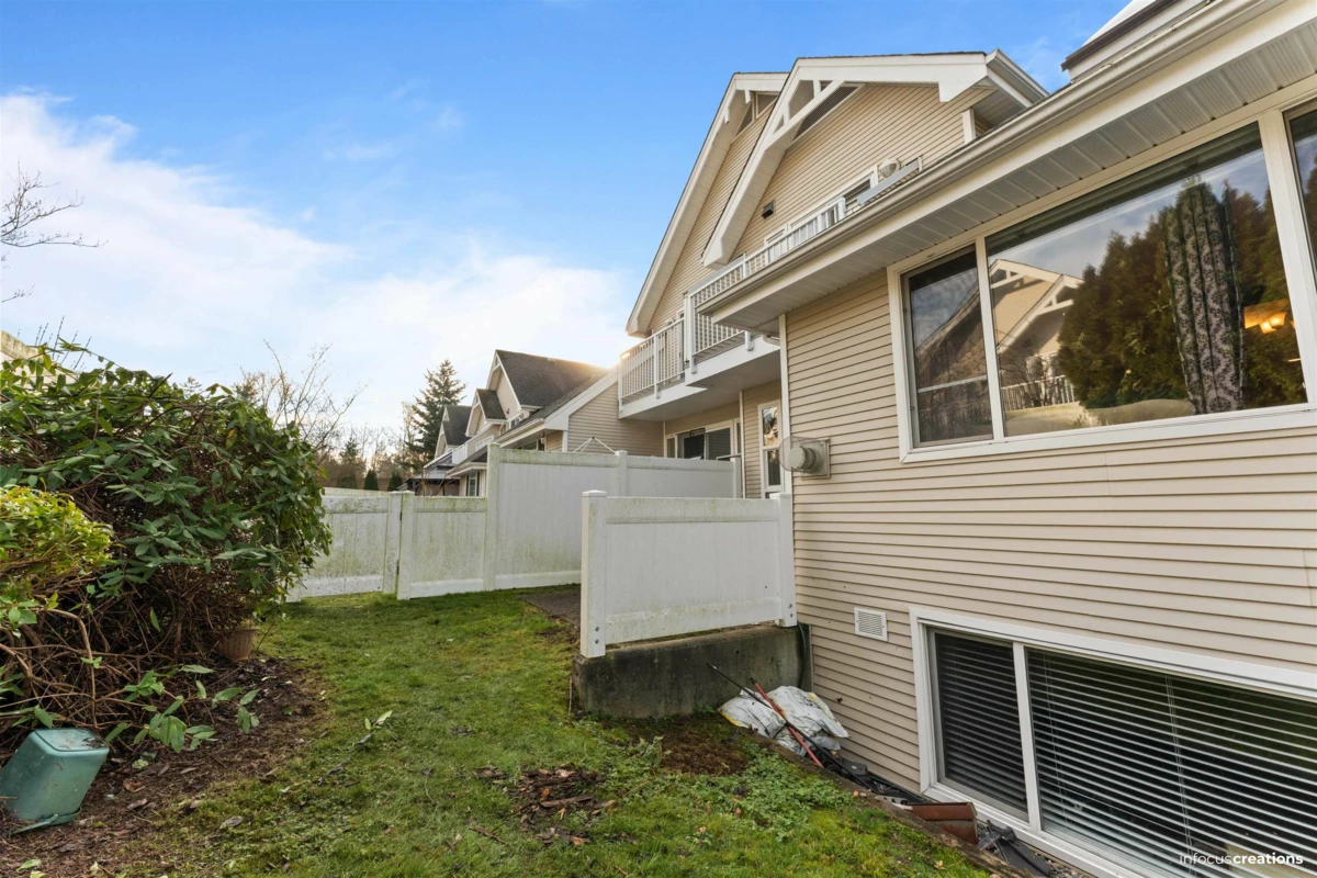 Staircase Photo of 48 13918 58 Avenue, Surrey, BC