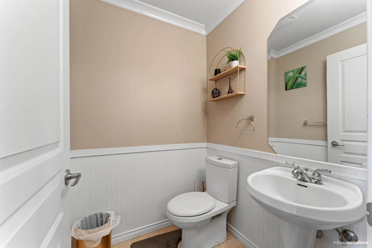 Walk-In Closet Photo of 48 13918 58 Avenue, Surrey, BC