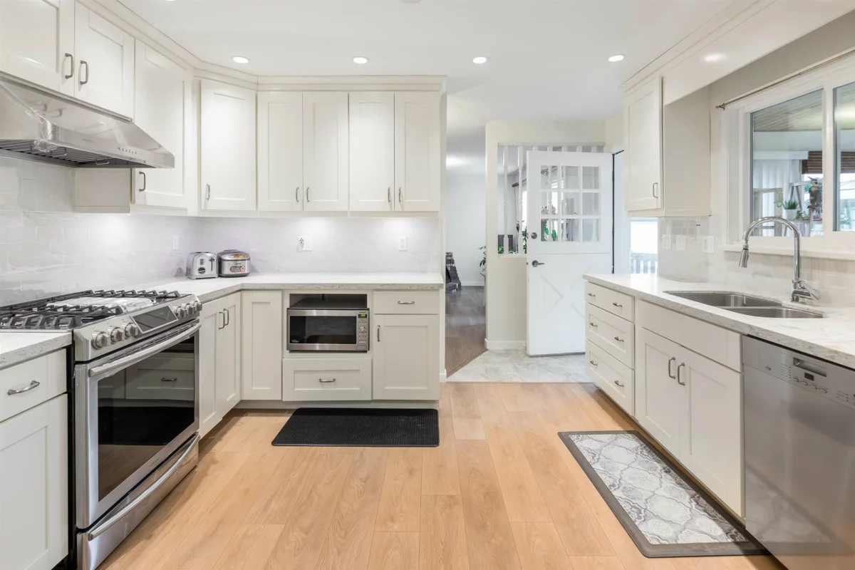 Kitchen Island Photo of 7720 No. 1 Road, Richmond, BC
