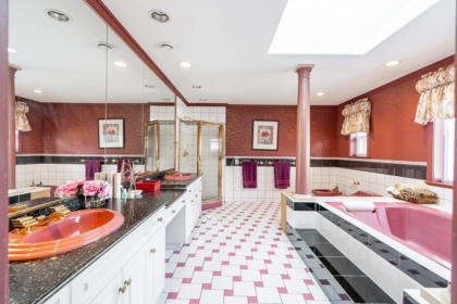 Primary Bathroom Photo of 5658 124 Street, Surrey, BC