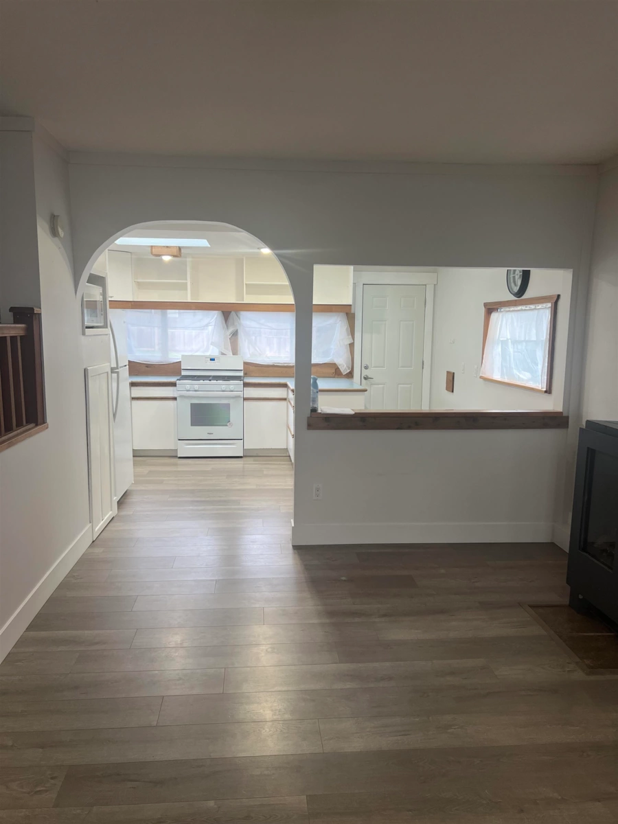 Basement Recreation Room Photo of 716/718 Hillcrest Road, Gibsons, BC