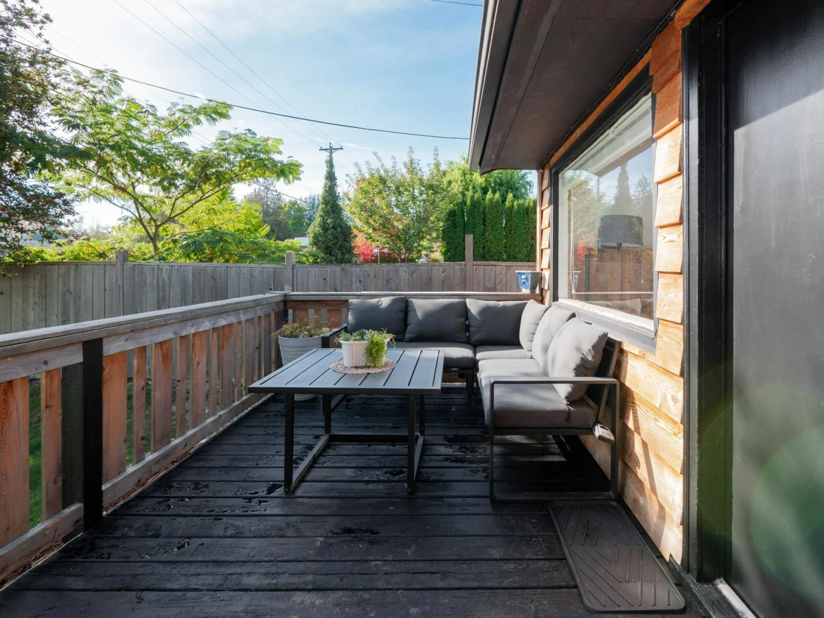 Dining Area Photo of 716/718 Hillcrest Road, Gibsons, BC