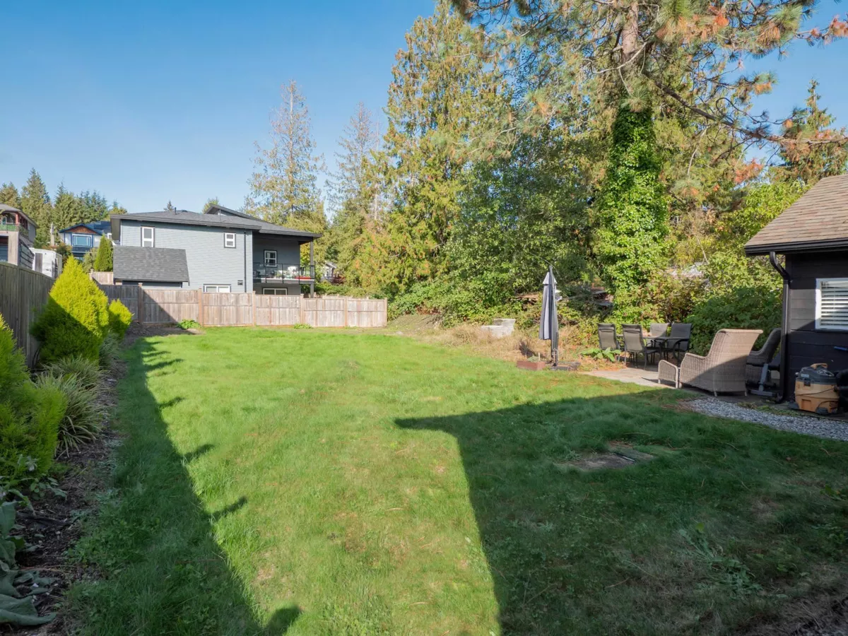 Loft / Bonus Room Photo of 716/718 Hillcrest Road, Gibsons, BC