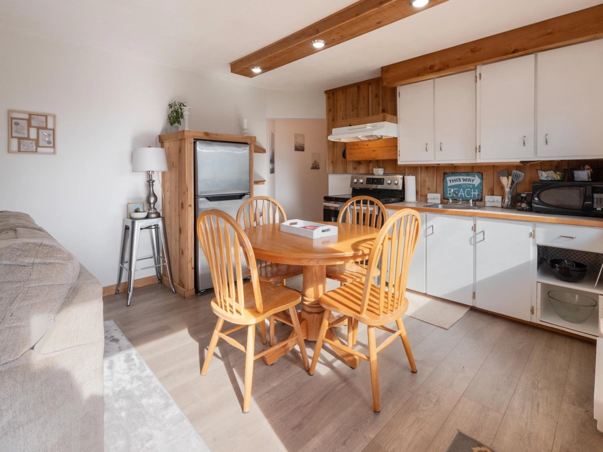 Primary Bedroom Photo of 716/718 Hillcrest Road, Gibsons, BC