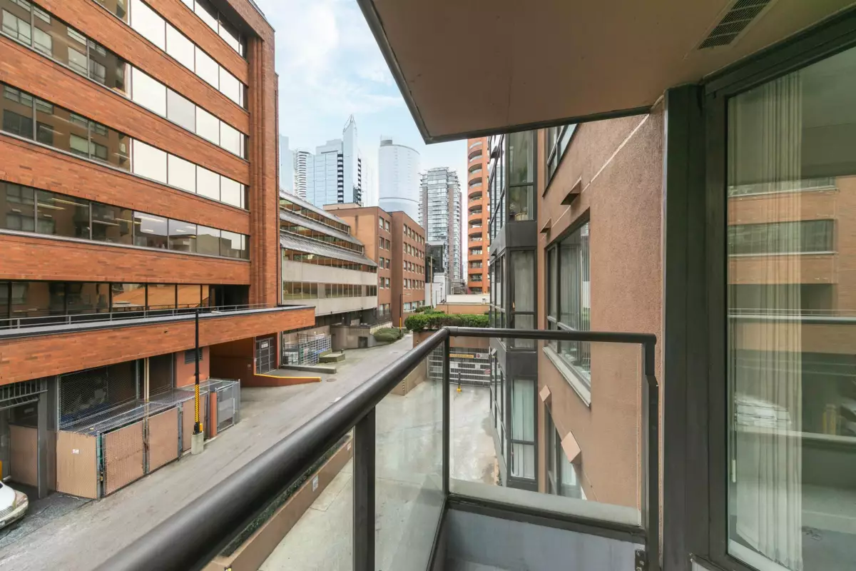 Laundry Room Photo of 309 1189 Howe Street, Vancouver, BC