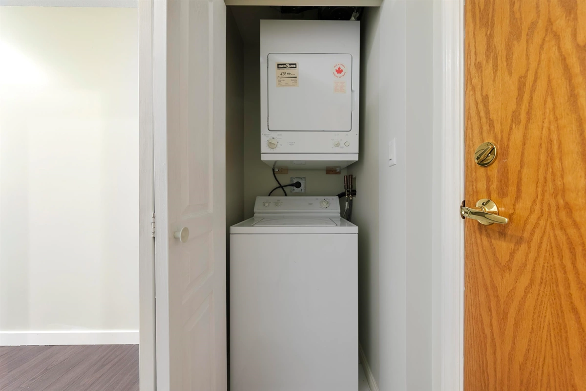 Loft / Bonus Room Photo of 309 1189 Howe Street, Vancouver, BC