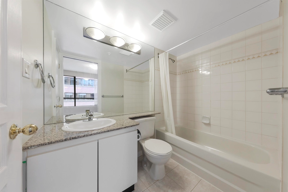 Walk-In Closet Photo of 309 1189 Howe Street, Vancouver, BC