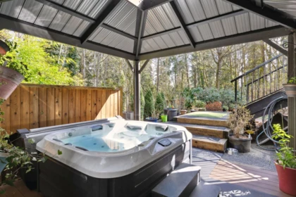 Swimming Pool Photo of 1501 Ostler Court, North Vancouver, BC