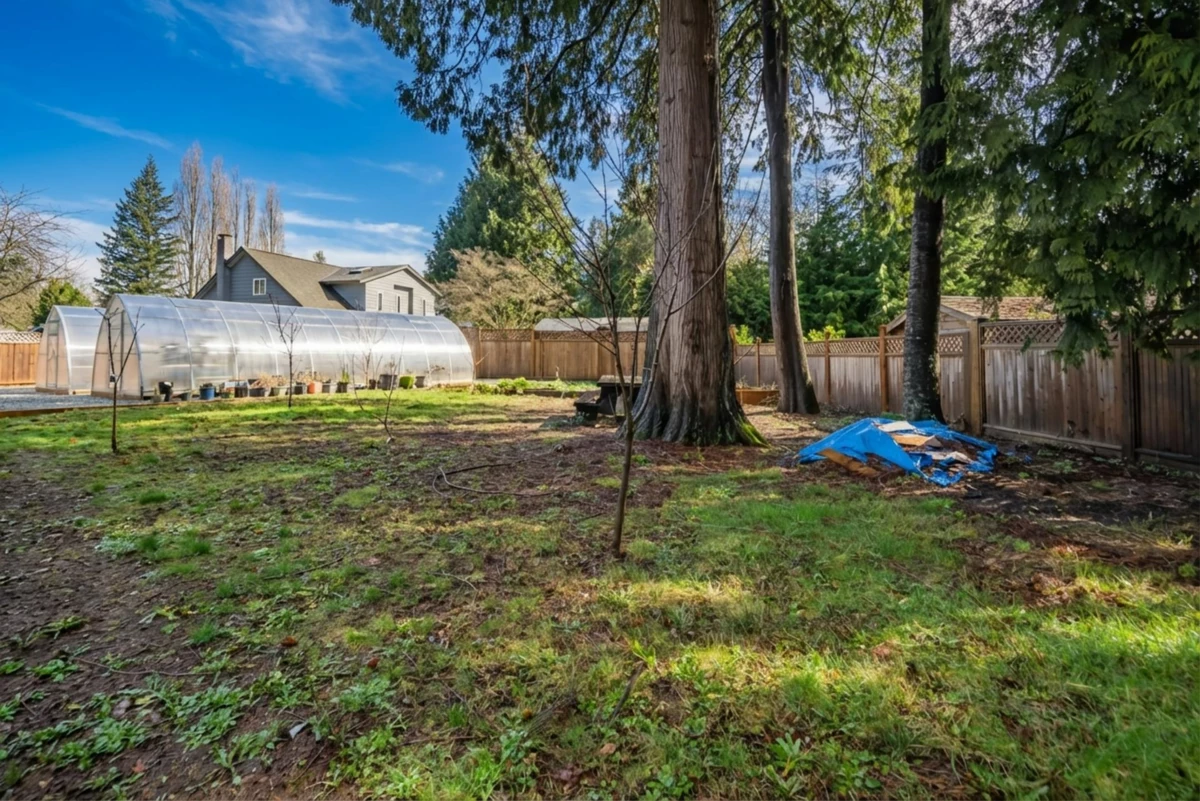 Kitchen Island Photo of 20837 Stoney Avenue, Maple Ridge, BC