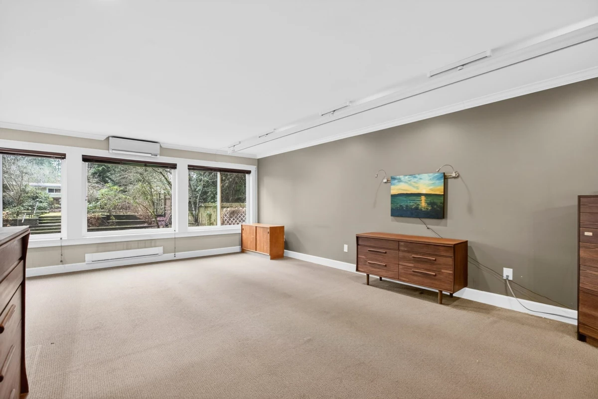 Basement Recreation Room Photo of 21470 124th Avenue, Maple Ridge, BC