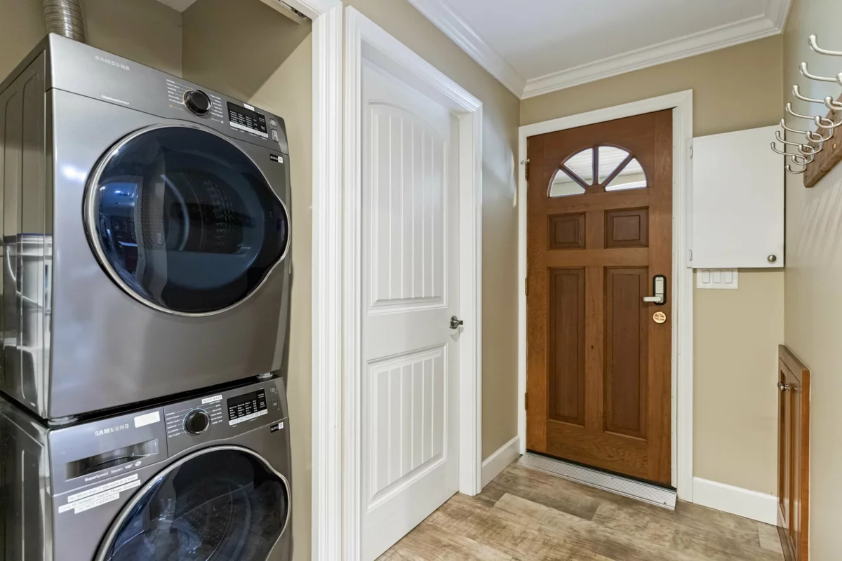 Mudroom Photo of 21470 124th Avenue, Maple Ridge, BC