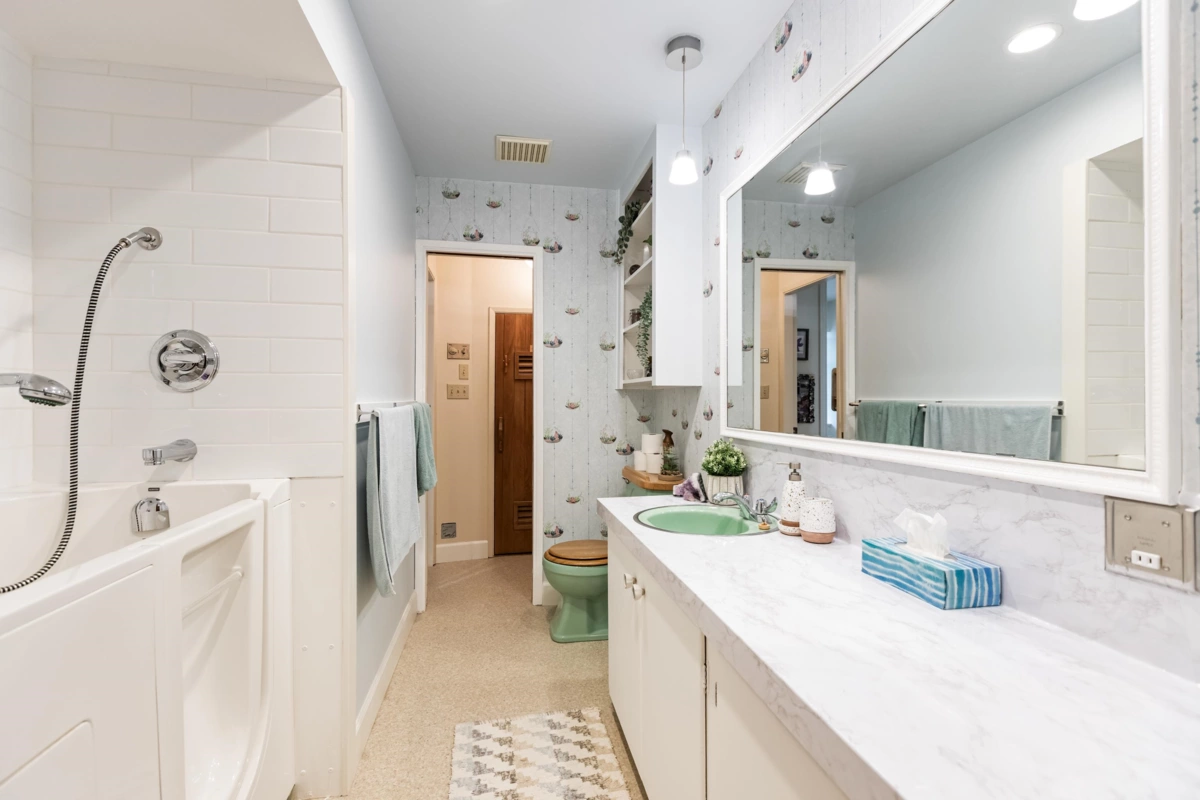 Outdoor Deck Photo of 21470 124th Avenue, Maple Ridge, BC