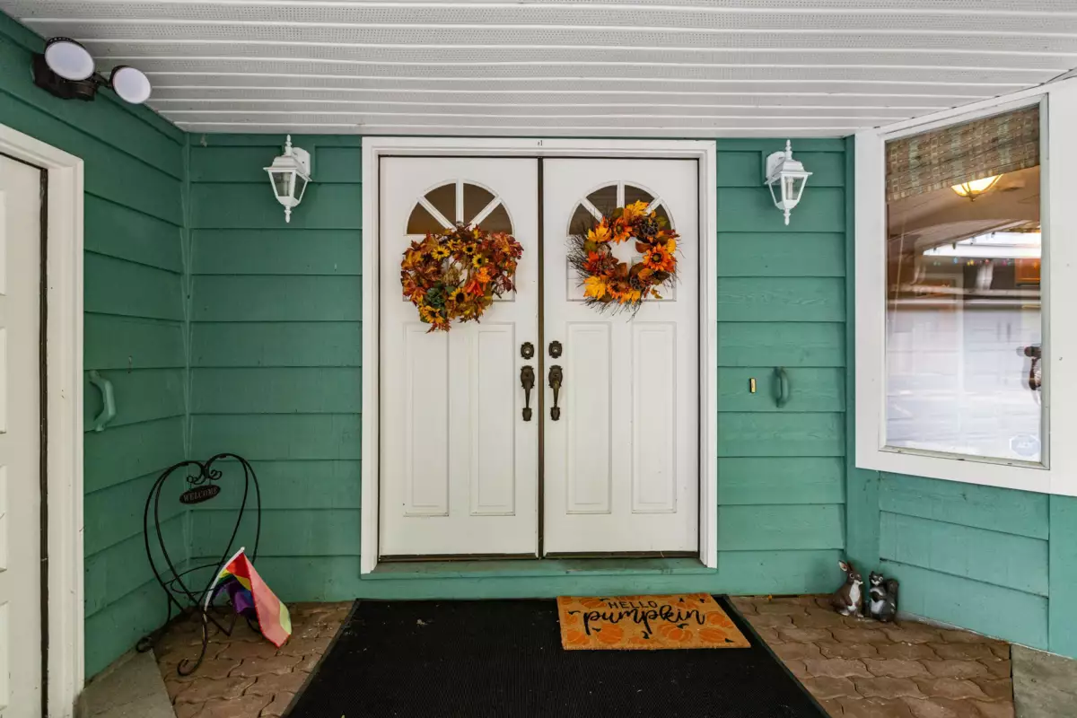 Primary Bedroom Photo of 21470 124th Avenue, Maple Ridge, BC