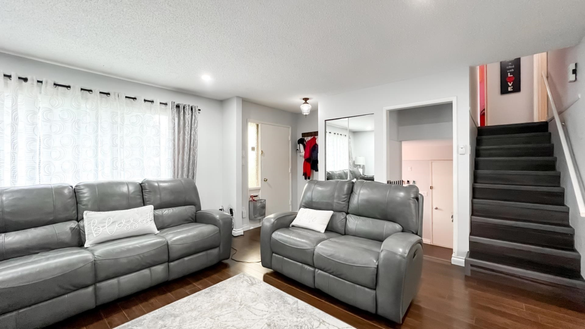 Breakfast Nook Photo of 14096 66a Avenue, Surrey, BC