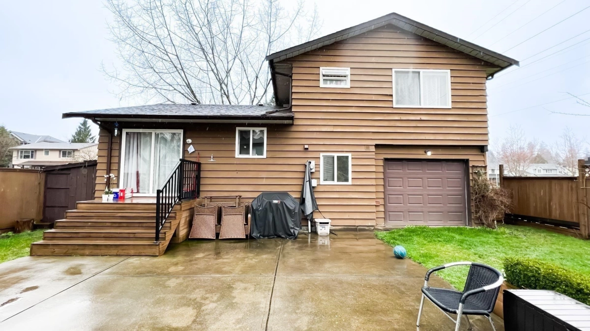Swimming Pool Photo of 14096 66a Avenue, Surrey, BC