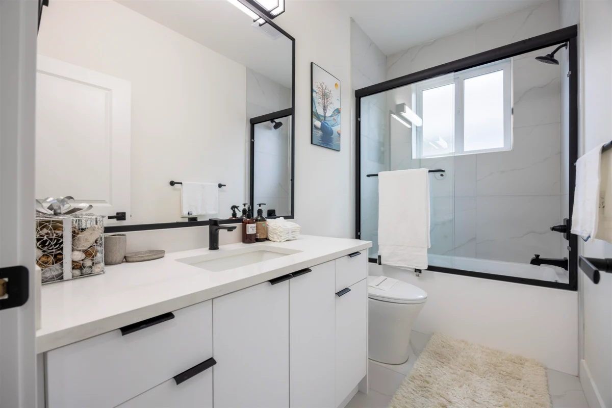 Hallway Photo of 7683 197 Street, Langley, BC