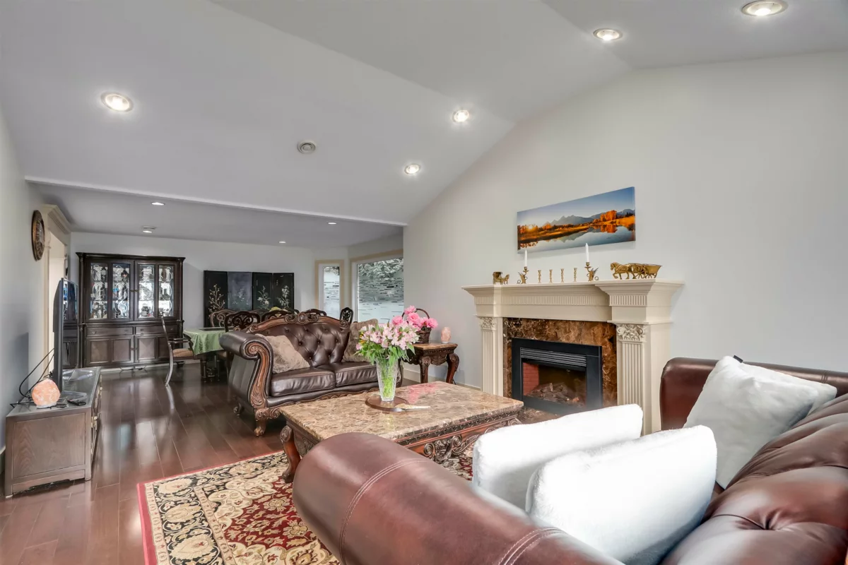 Kitchen Photo of 7680 Cheviot Place, Richmond, BC