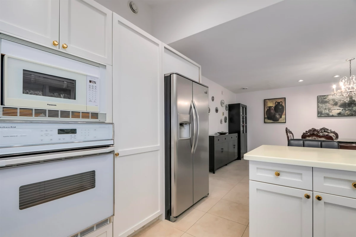 Walk-In Closet Photo of 7680 Cheviot Place, Richmond, BC