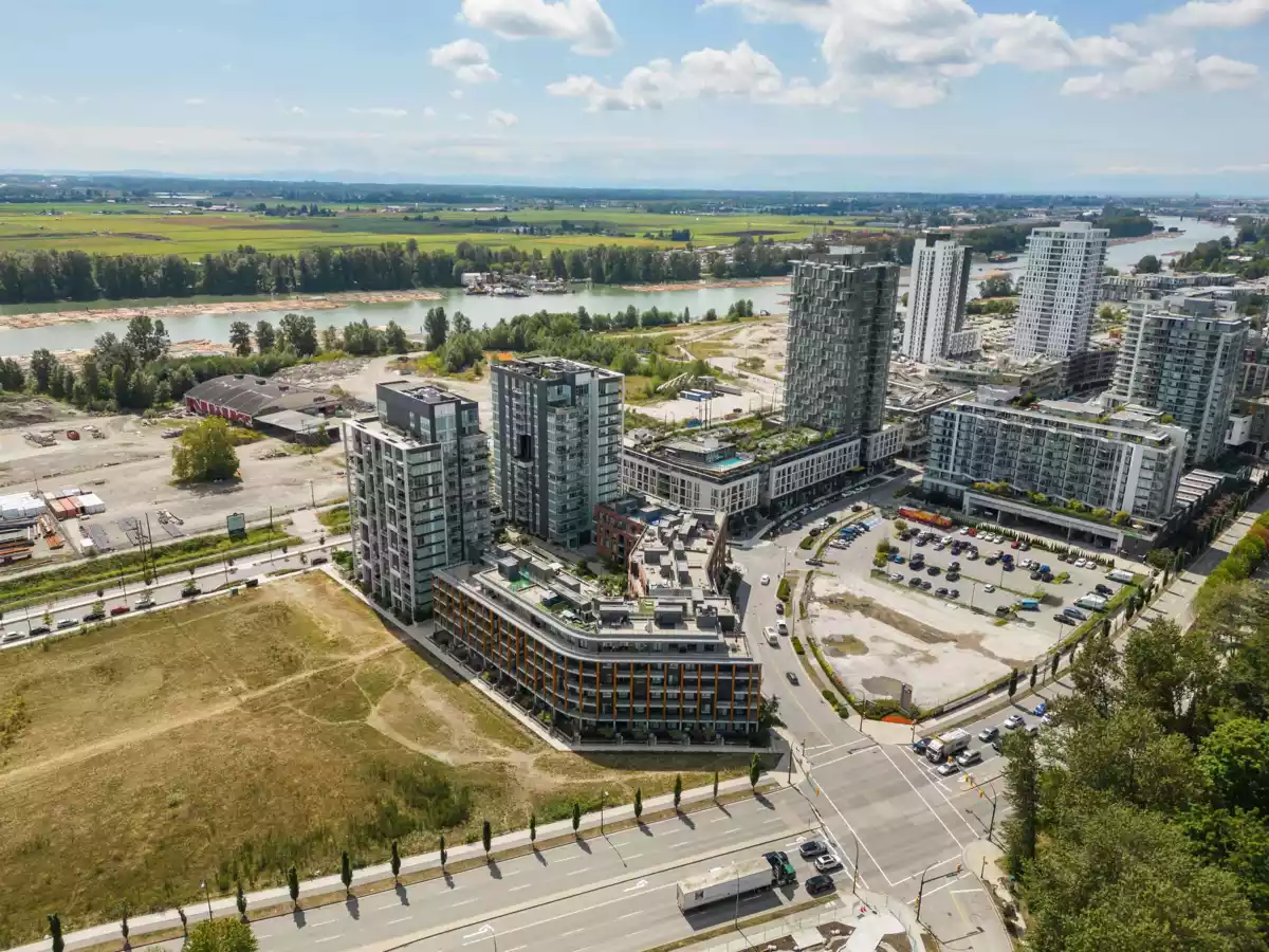 Hot Tub / Spa Photo of 309 3588 Sawmill Crescent, Vancouver, BC