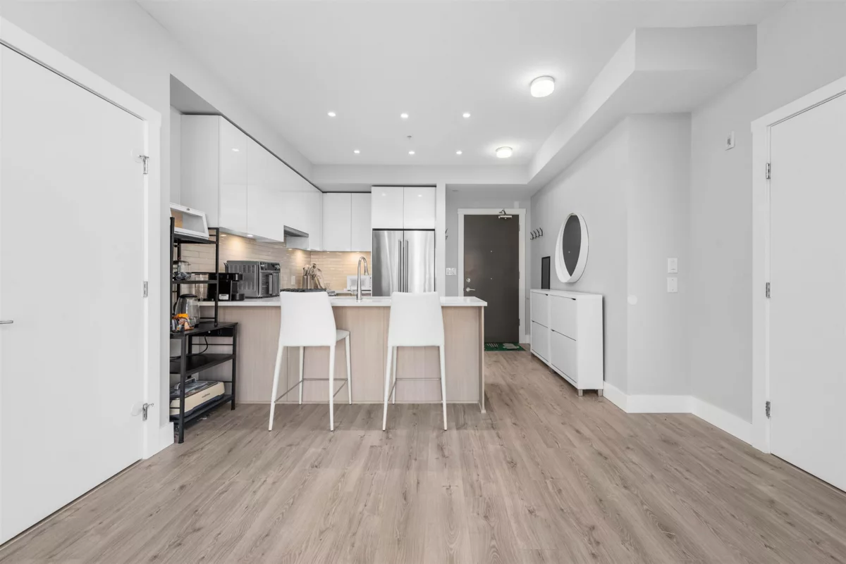 Kitchen Island Photo of 309 3588 Sawmill Crescent, Vancouver, BC