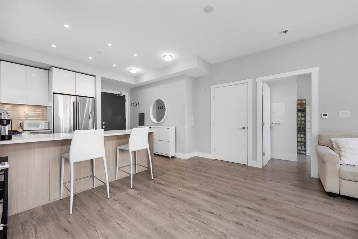 Kitchen Photo of 309 3588 Sawmill Crescent, Vancouver, BC