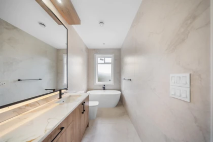 Laundry Room Photo of 16471 20 Avenue, Surrey, BC