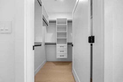 Mudroom Photo of 16471 20 Avenue, Surrey, BC