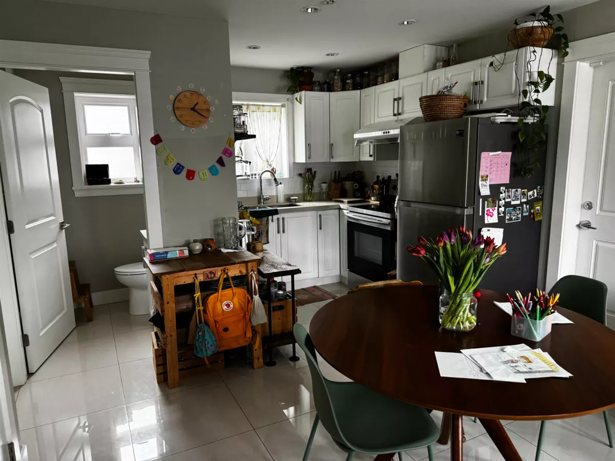 Living Room Photo of 1865 E 37th Avenue, Vancouver, BC