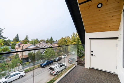 Entry Foyer Photo of 1 5304 Elgin Street, Vancouver, BC