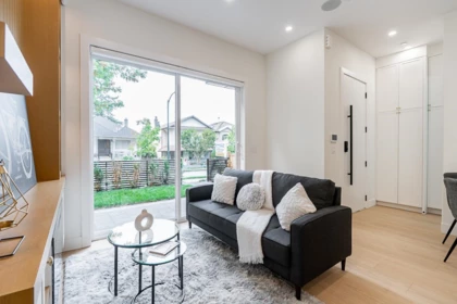 Family Room Photo of 1 5304 Elgin Street, Vancouver, BC