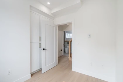 Powder Room Photo of 1 5304 Elgin Street, Vancouver, BC