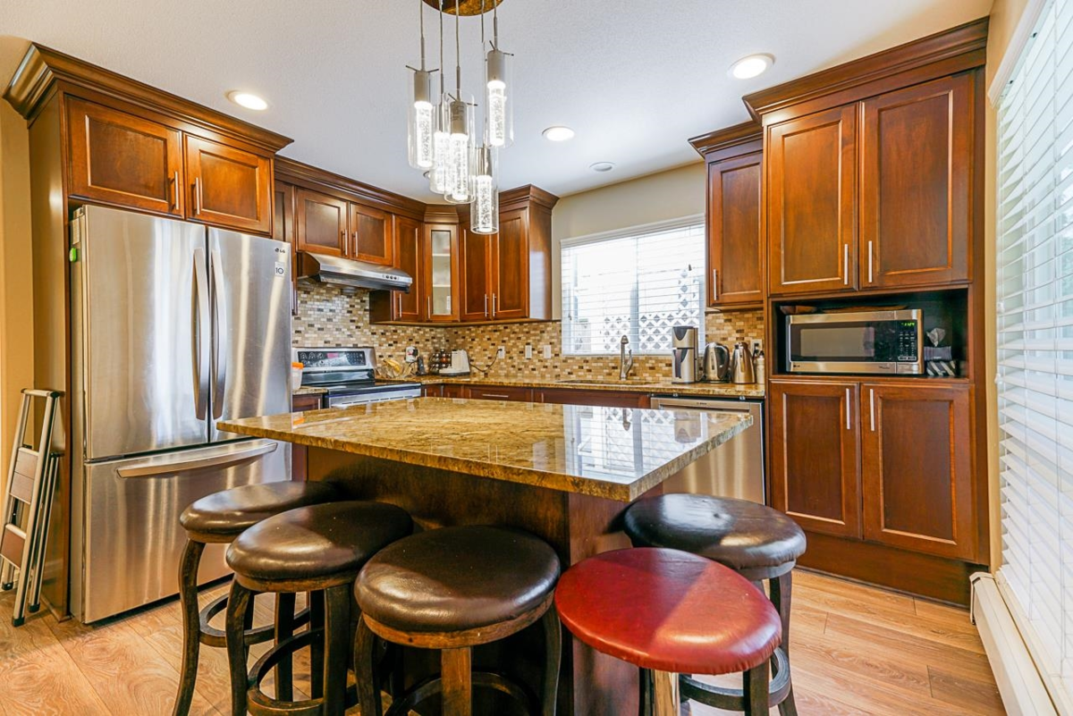 Entry Foyer Photo of 2155 156 Street, Surrey, BC