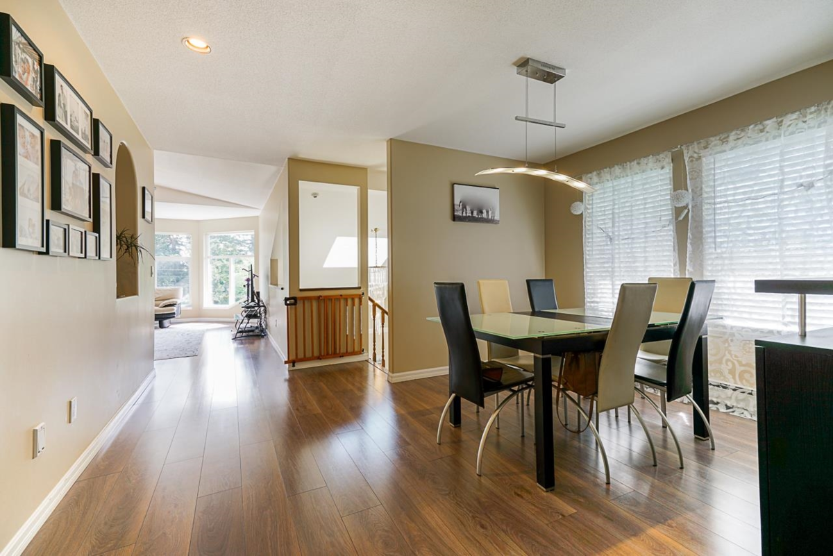 Kitchen Island Photo of 2155 156 Street, Surrey, BC