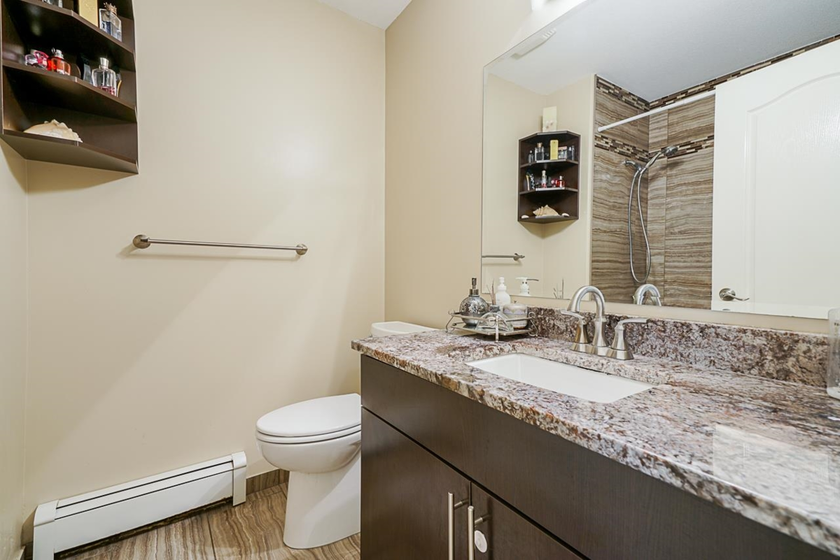 Loft / Bonus Room Photo of 2155 156 Street, Surrey, BC