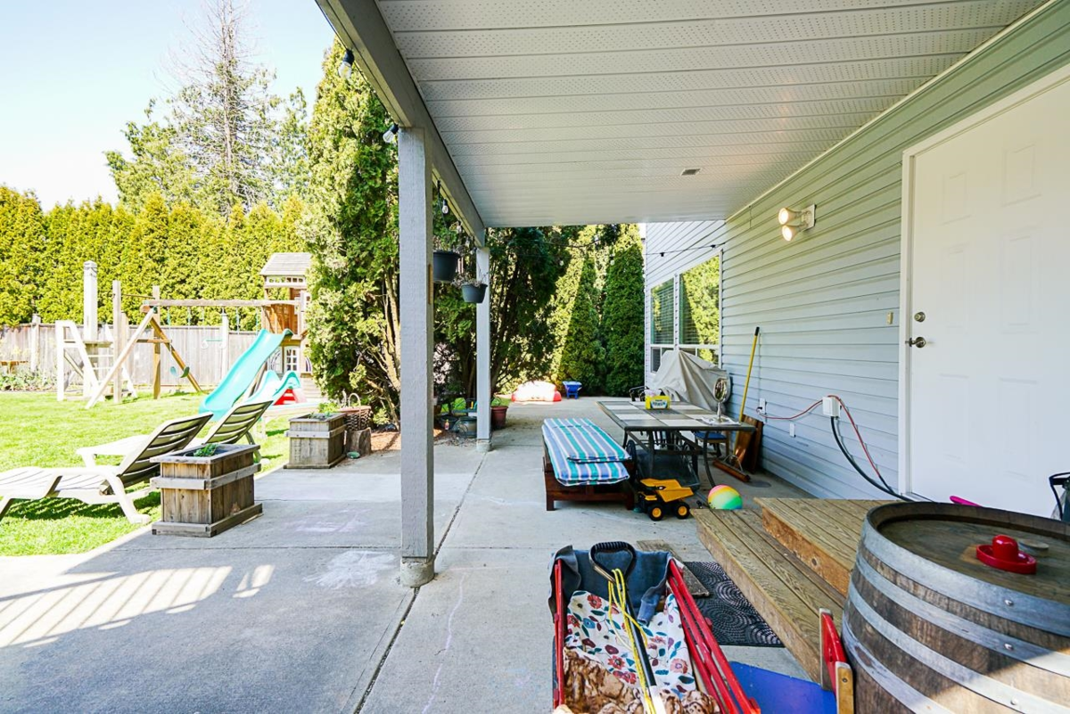 Swimming Pool Photo of 2155 156 Street, Surrey, BC