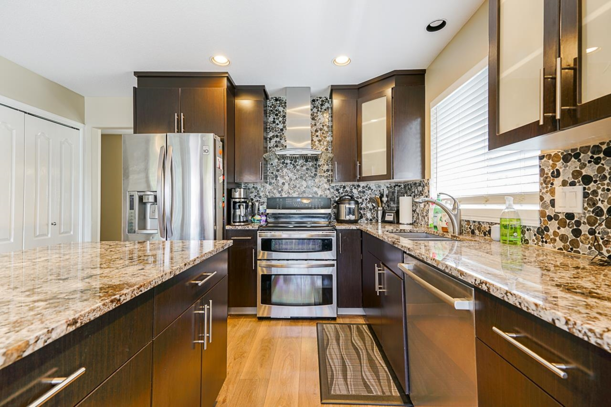 Walk-In Closet Photo of 2155 156 Street, Surrey, BC