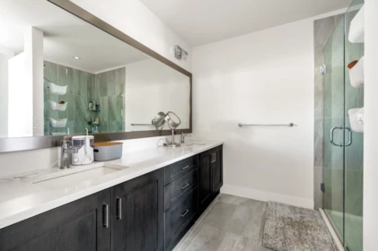 Powder Room Photo of 16509 25 Avenue, Surrey, BC