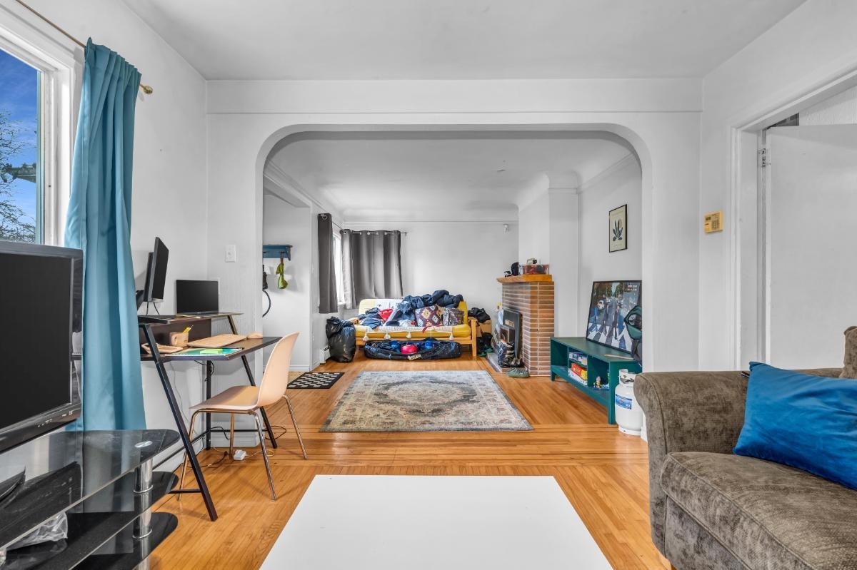 Kitchen Photo of 3555 Trafalgar Street, Vancouver, BC