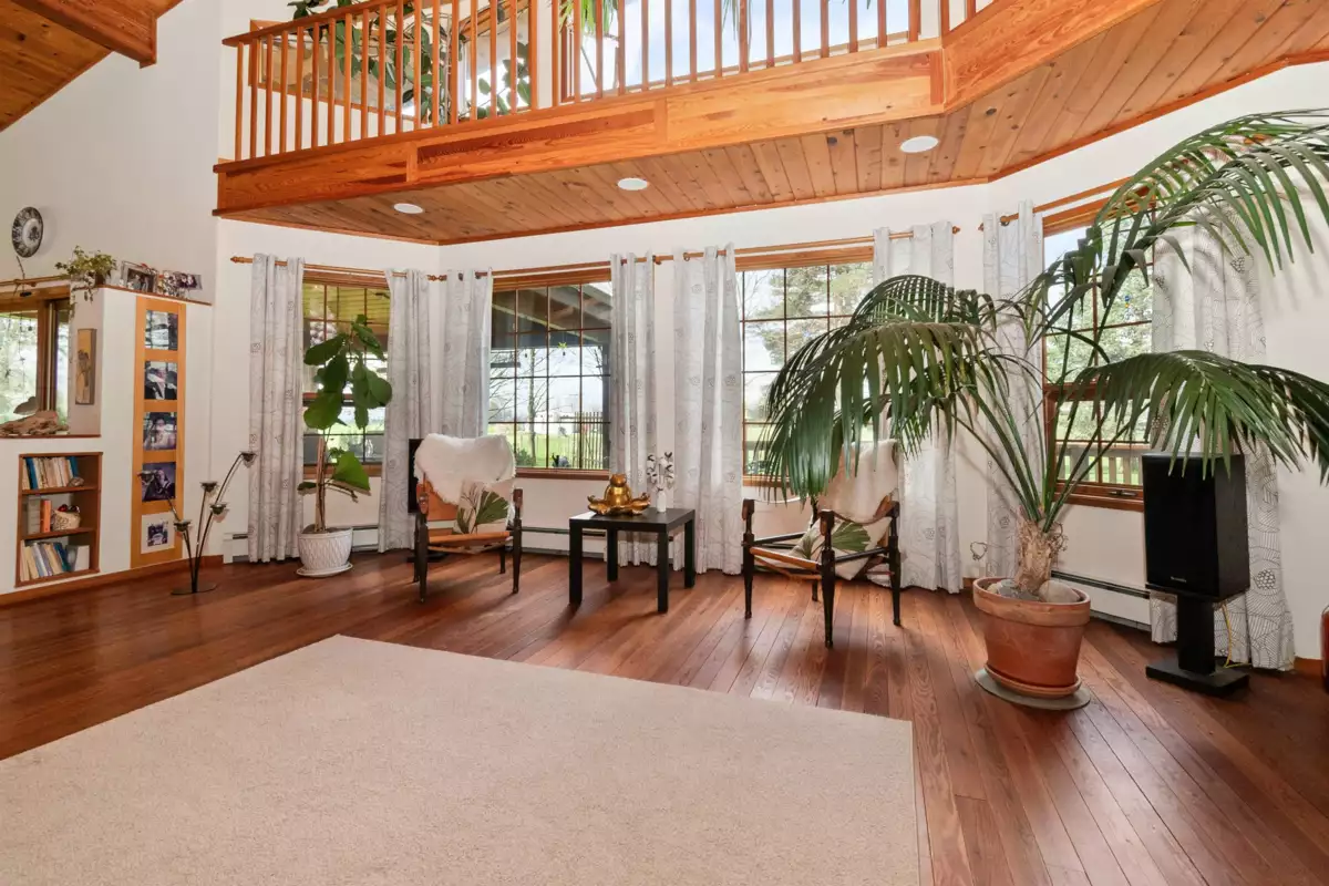 Basement Recreation Room Photo of 9495 Ford Road, Rosedale, BC